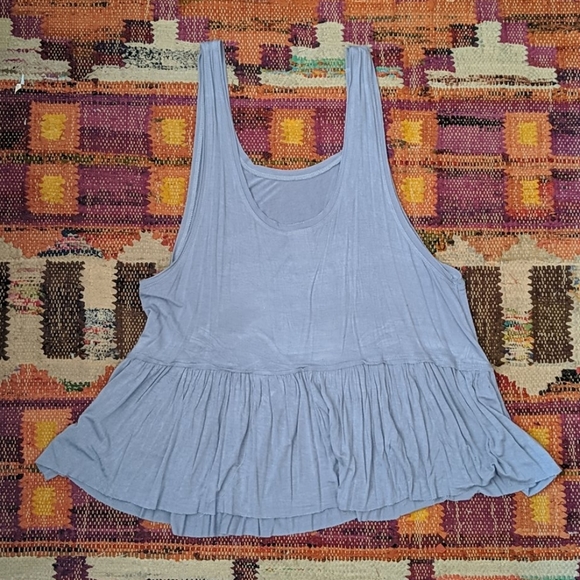 Flowy Tank - Picture 2 of 4